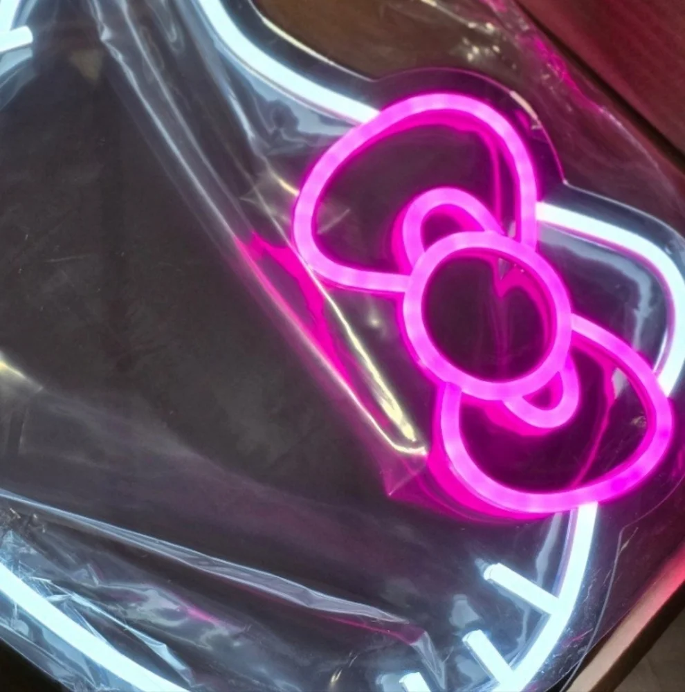 Hello Kitty Led lighted mirror 15